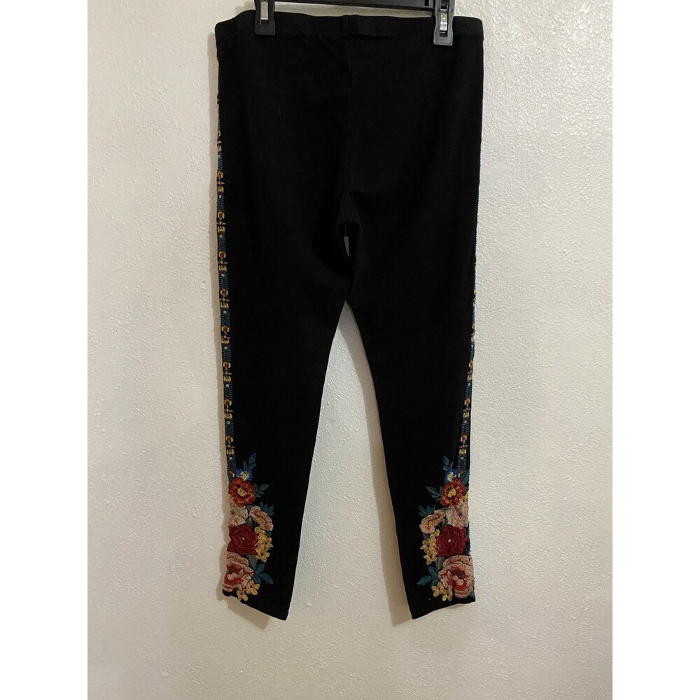 Johnny Was Black Floral Embroidered Leggings Size S M27